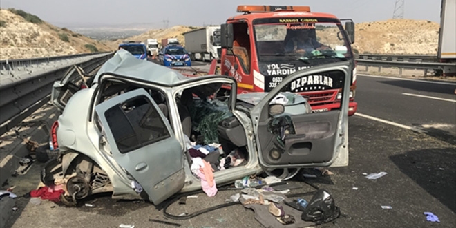 Gaziantep'te trafik kazası: 2 ölü, 4 yaralı