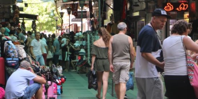 Antalya esnafına yerli turist bereketi