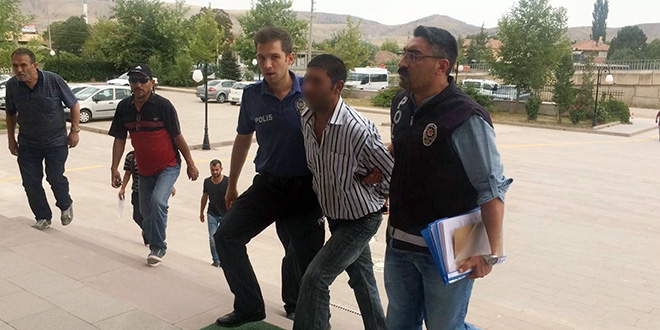 Kavgayı ayıran babasını yanlışlıkla öldürdü