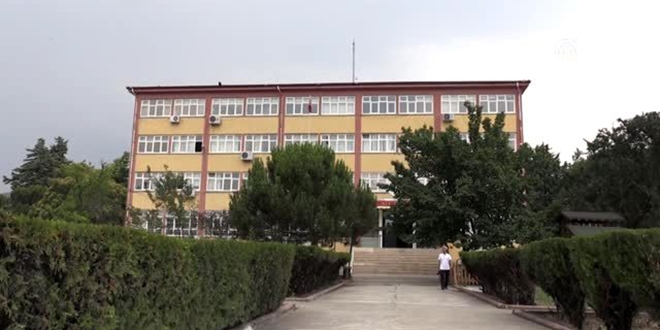 Denizli'deki deprem...Adliye işlemleri çadırda veriliyor