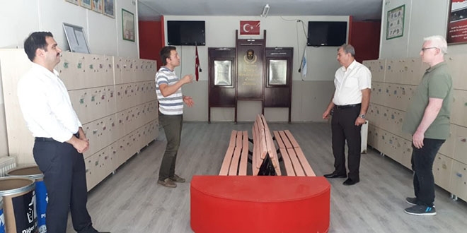 Bu okula ayakkabısız girilecek