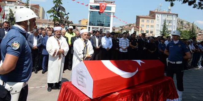 'Fıskiye' kazasında şehit olan polis memuru toprağa verildi