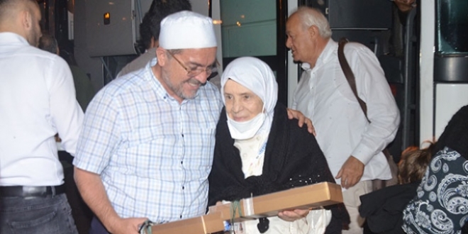 İlk hac kafilesi yurda döndü