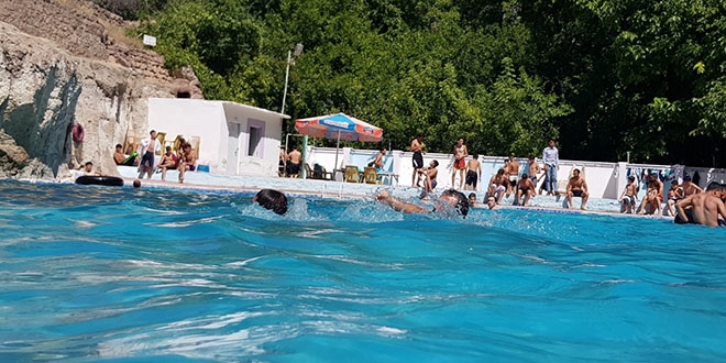 Bu havuz 400 yıldır insanları serinletiyor