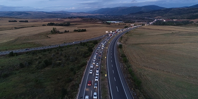 Karadeniz bağlantı yolunda trafik devam ediyor