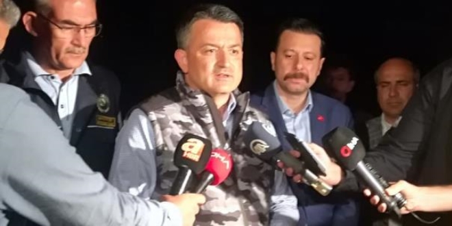 Bakan Pakdemirli: Aktif 4 yangın ile mücadele ediyoruz