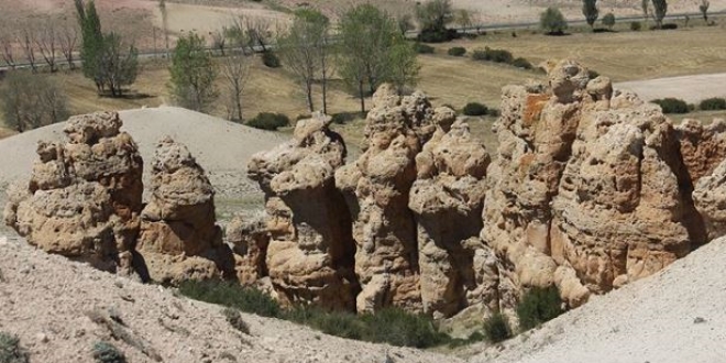Kuşça Peribacaları turizme kazandırılmayı bekliyor