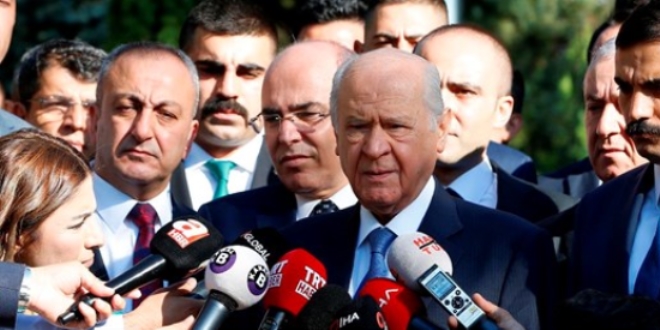 Bahçeli'den Gül ve Davutoğlu'na sert sözler