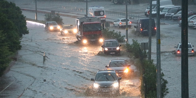 Zonguldak'tan şiddetli yağış manzaraları