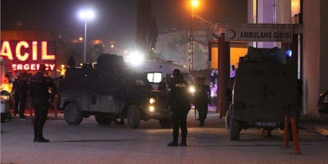 Çukurca'da yaralanan asker şehit oldu