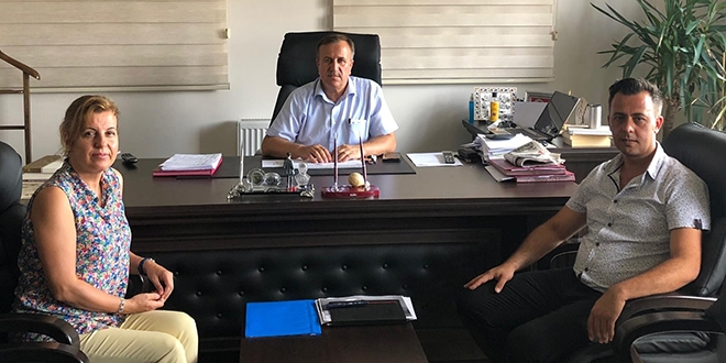 Ortaokulda yabancı uyruklu İngilizce öğretmeniyle konuşma pratiği