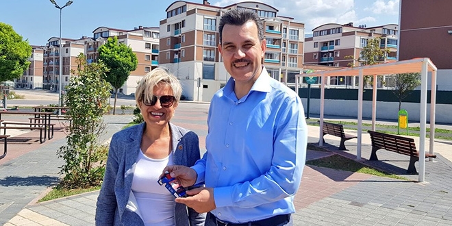 Milletvekili, 35 yıllık tiryaki muhtara sigarayı bıraktırdı