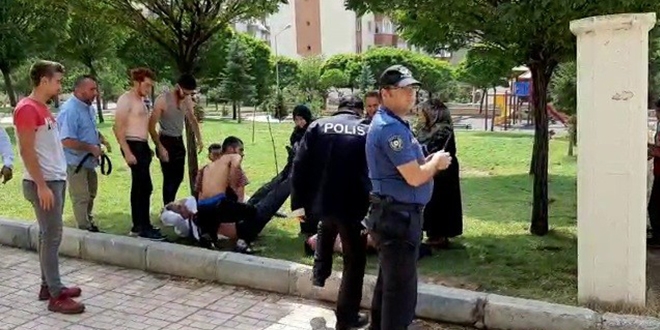Düğün evinde 'bahşiş zarfı' kavgası kanlı bitti: 4 yaralı