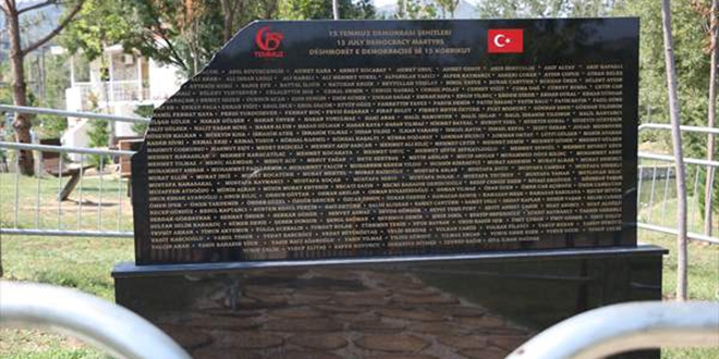 Tiran'daki 15 Temmuz Şehitler Anıtı'na saldırı