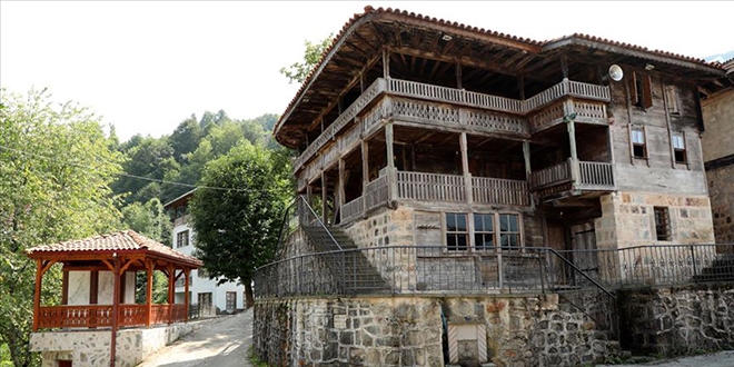 Rize'nin asırlık çivisiz camileri