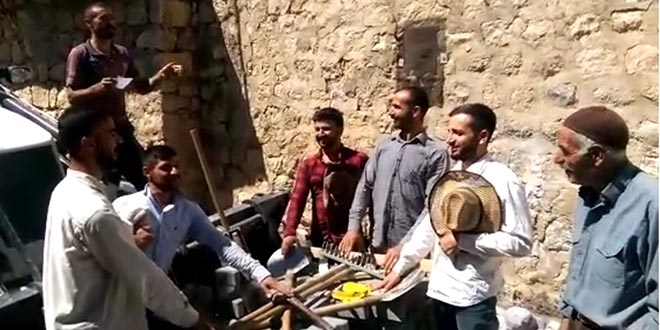 Bunlar asker değil, inşaat işçileri