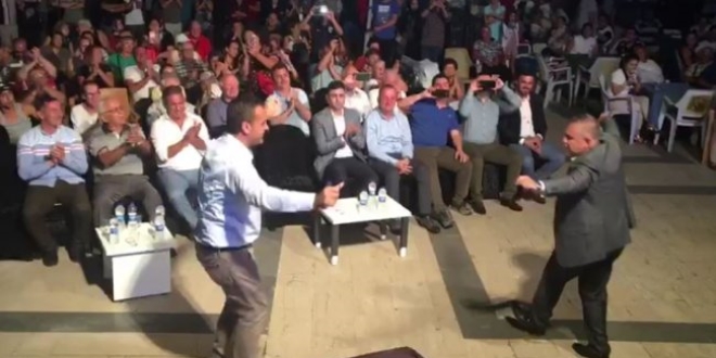 Ak Parti'li ve CHP'li vekil karşılıklı oynadı