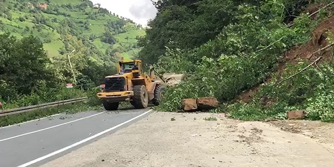 Ayder Yaylası yolunda heyelan