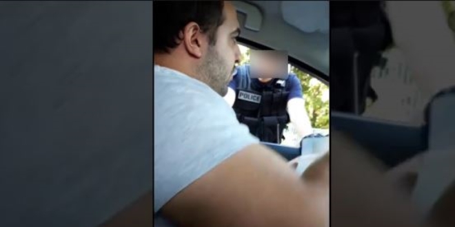 Türk sürücüden ırkçı Fransız polisine 'parfüm' dersi