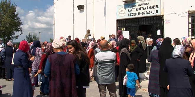 Velilerden kapatılan okul protestosu