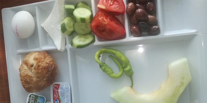 Polis aileleri bu kahvaltıya 22 TL ödedi