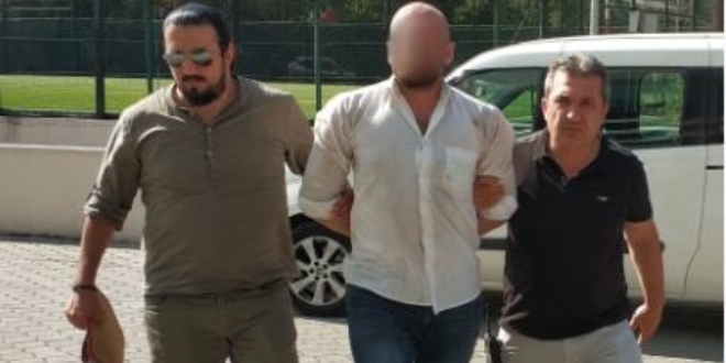 Polis memuruna çarpan sürücü tutuklandı