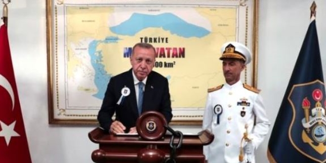 Erdoğan harita önünde poz verdi, Yunan basını çıldırdı
