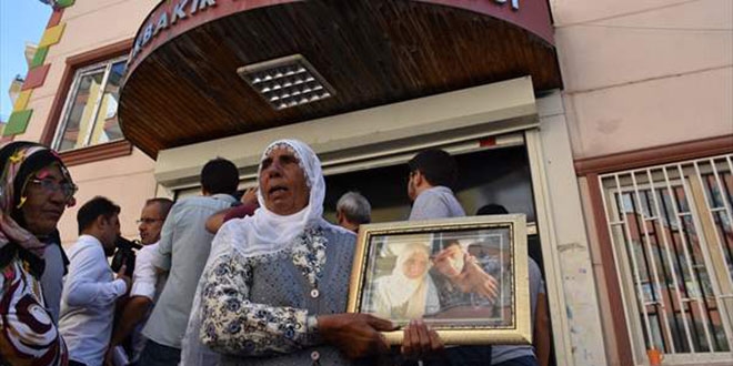 HDP İl Başkanlığı önünde oturan aile sayısı 10 oldu