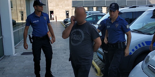 Kavgada ısırdığı kulağı kopardı