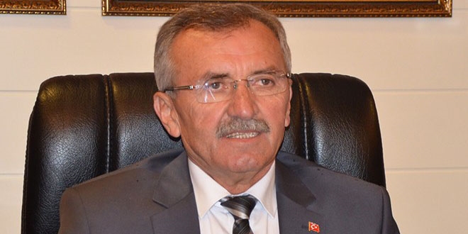 Belediye başkanının evine pompalı tüfekle ateş edildi