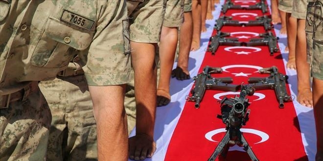 Bin 825 uzman erbaş için yemin töreni