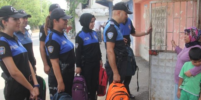 'Kırtasiye timi' sevinçten ağlattı