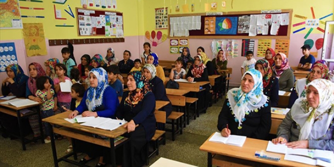 'Okuryazarlık Seferberliği'nde 900 binin üzerinde kişiye ulaşıldı