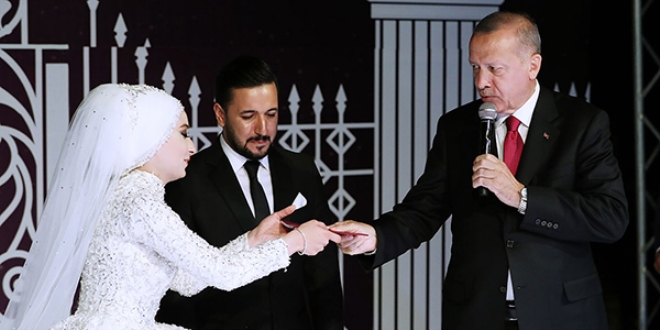 Cumhurbaşkanı Erdoğan nikah şahidi oldu