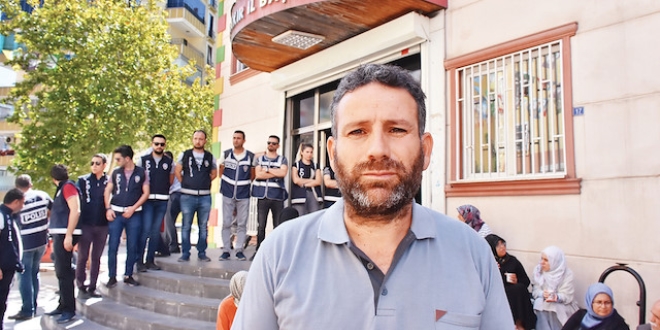 'Önce oğlunu sonra seni öldürürüz' tehdidi