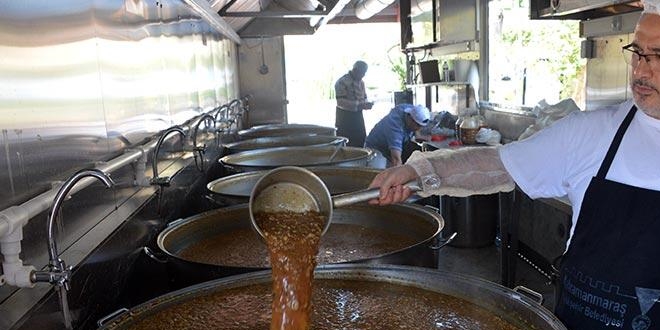 5 bin kişiye aşure dağıtıldı