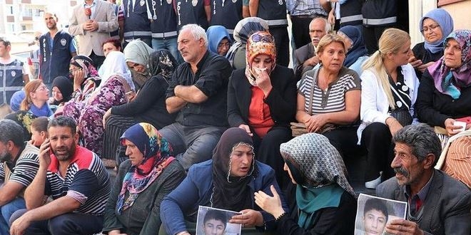 Sanat dünyası da sessizliğini bozdu