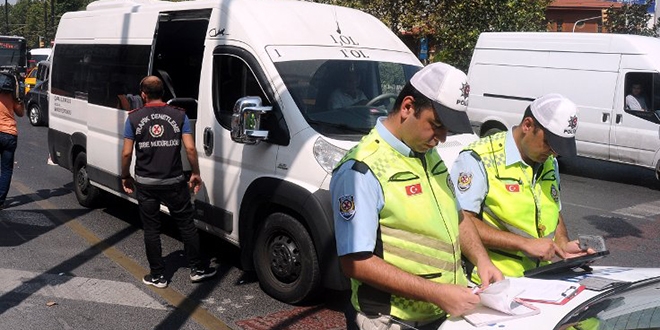 Öğrenci servisinde ehliyetsiz sürücü