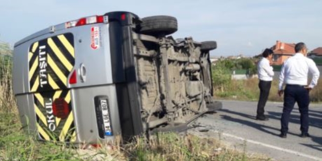 Beylikdüzü'nde okul servisi kaza yaptı: 9 yaralı