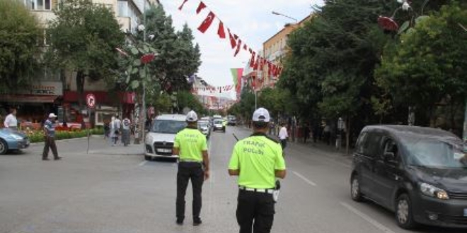 Sivil polisler kaydedip ihbar etti, resmi polisler ceza yazdı