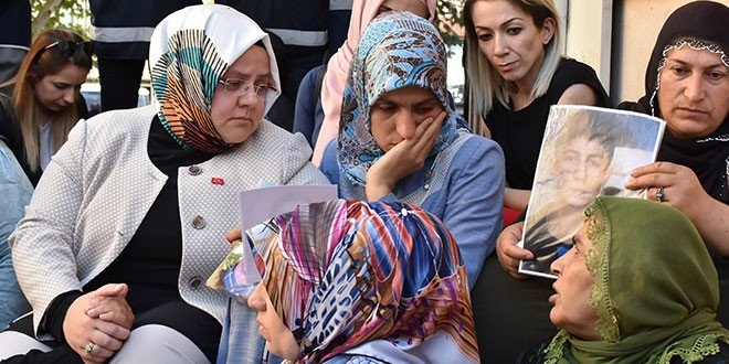 Ahmet Hakan: Devletin bir bakanı HDP'nin önünde oturmaz