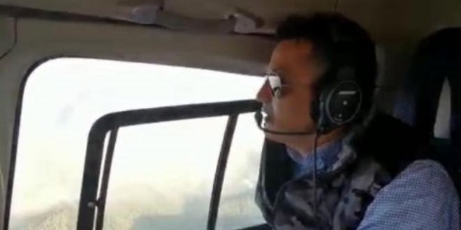 Bakan Pakdemirli gösteri uçağıyla uçuş yaptı