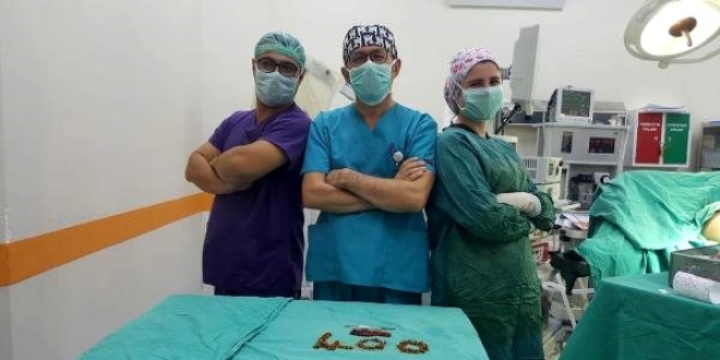 Ameliyatı yapmaktan değil, taşları saymaktan yoruldu