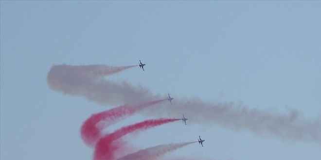 SOLOTÜRK Sinop'ta gösteri uçuşu yaptı
