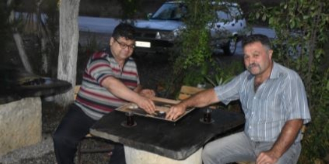 Kahvehane masası olarak kullanılan taş, 2 bin yıllık yön tabelası çıktı