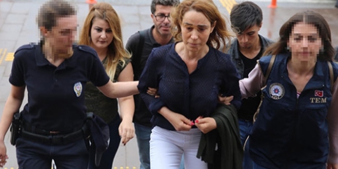 Şarkıcıya 'Erdoğan'a hakaret' suçundan hapis cezası