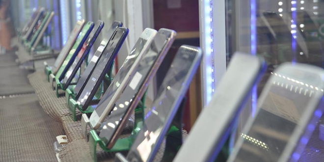 İstanbul'da yüzlerce klonlanmış telefon ele geçirildi