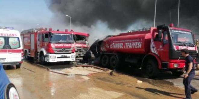 Tuzla'da yangın sırasında tanker patladı