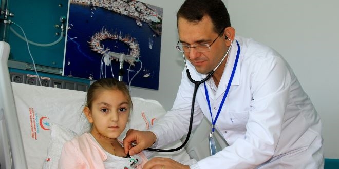 6 yaşında iki kalp, bir anjiyo, bir beyin ameliyatı geçirdi