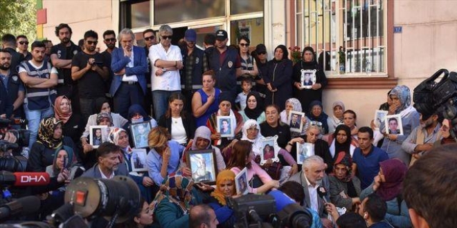 Diyarbakır annelerine, 117 STK destek verdi